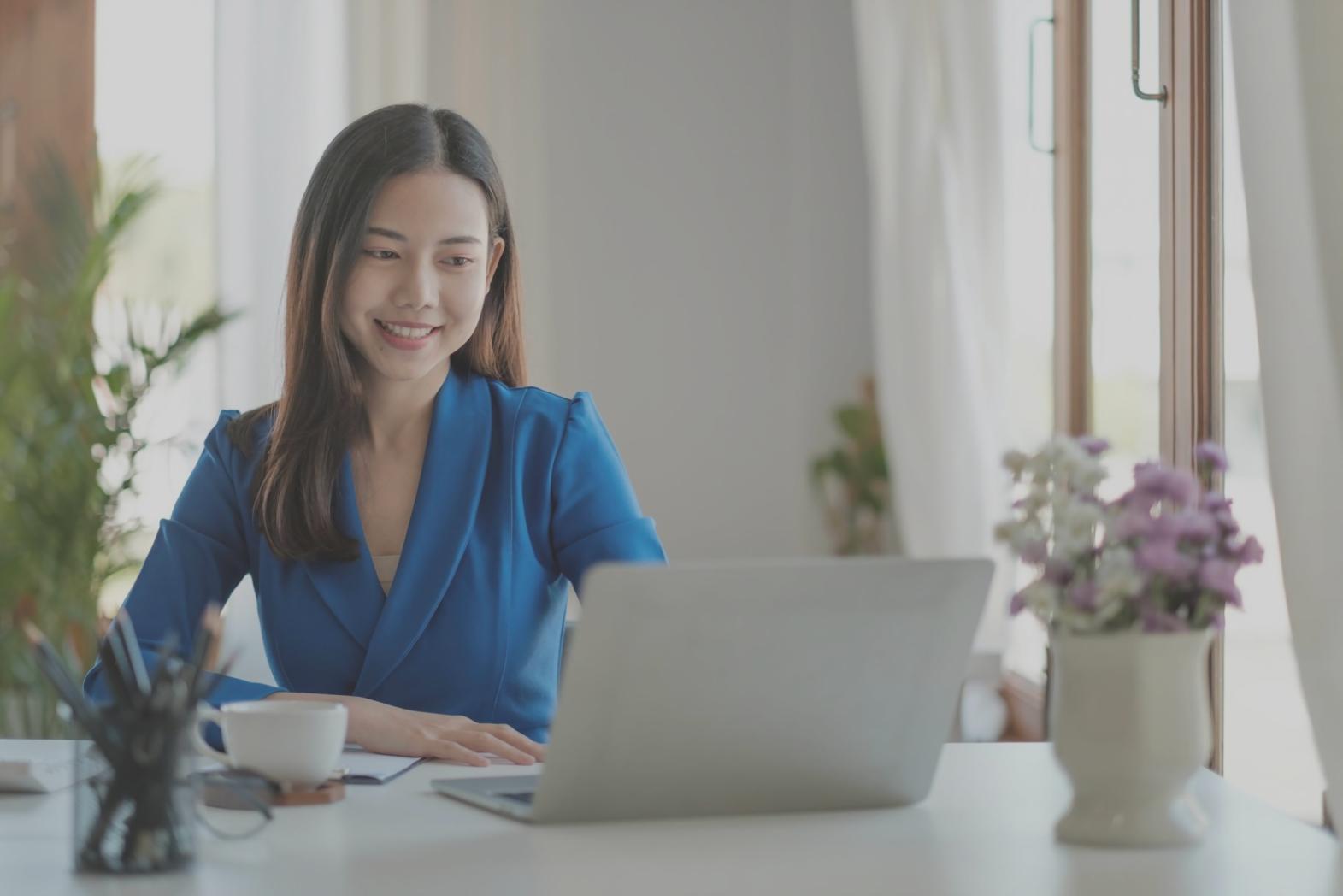 Detaillierte Finanzanalyse und Budgetplanung am Computer